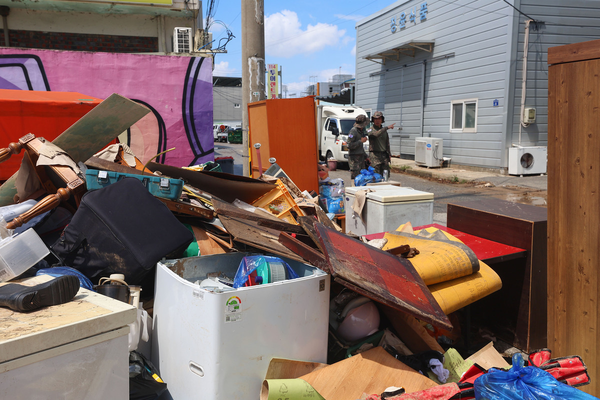 形容一个物品很混乱