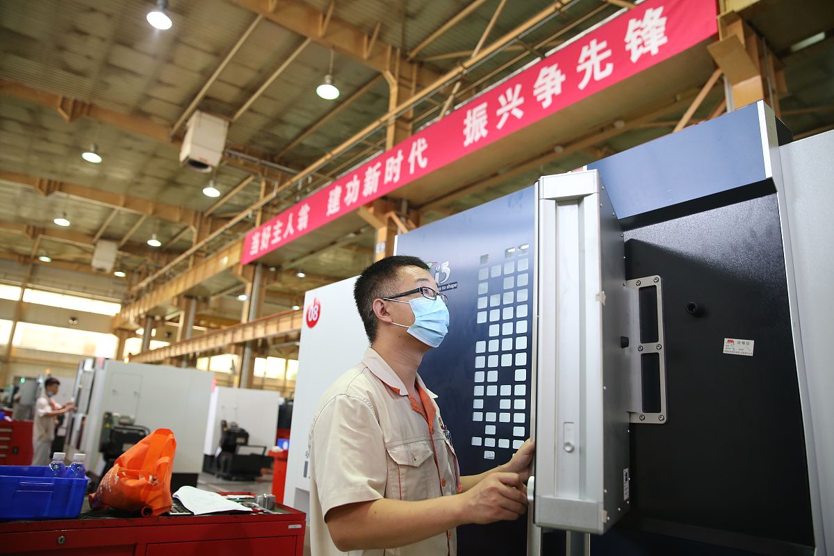 兰州女子中等专业学校数控技术应用专业怎么样？就业前景、优势与不足分析