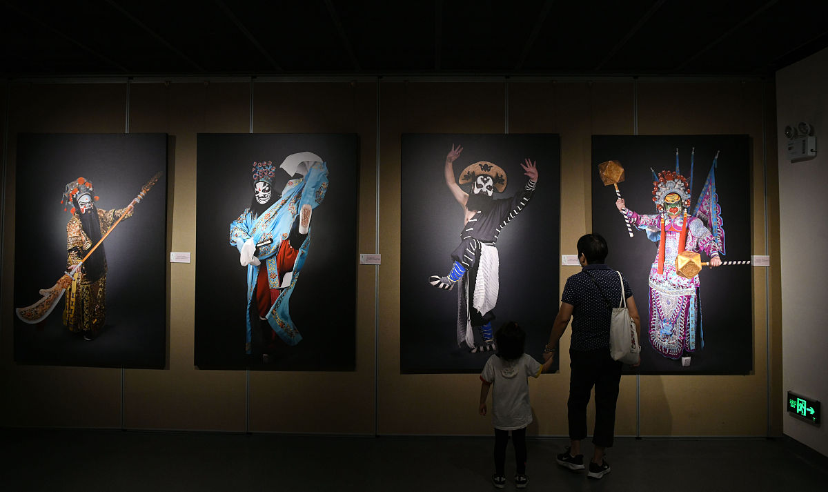 AR 赋能传统戏曲：推广、互动与沉浸式体验