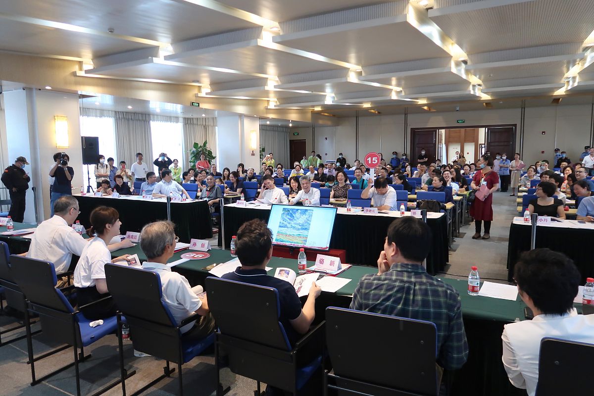 2020年8月2日,上海,上海市慈善基金会长宁代表机构在长宁区图书馆举办