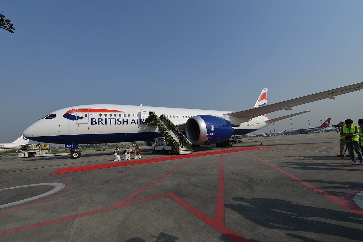 成都航空学校教学特色：实践、国际化、综合素质培养