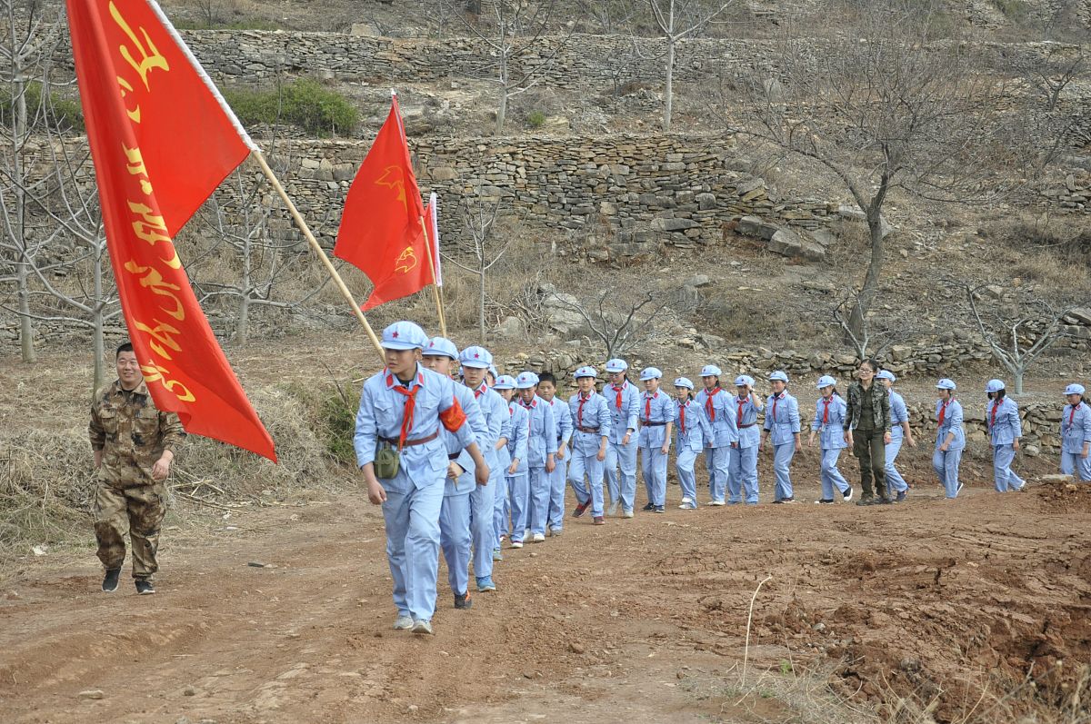 老红军长征精神对大学生的启示：如何走好新长征路？