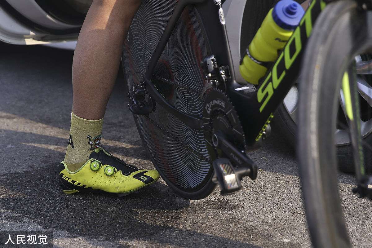 飞贼r1锁鞋怎样回答加拓展。