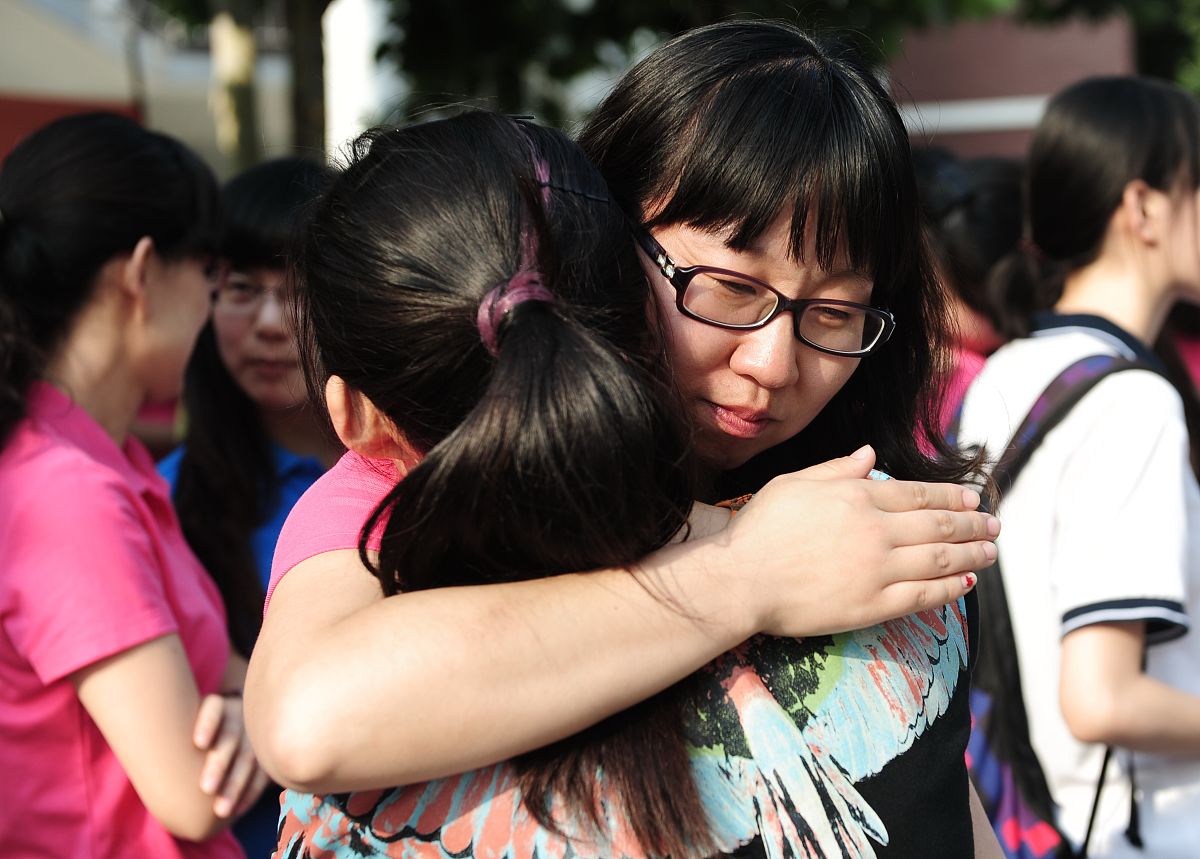 照著以下寫一個畢業想說的話：這是一個發生過的故事一個真實存在的證明歷史沒有忘記他只是沒人注意到她和我們一樣曾經哭過、笑過在她身上發生過的故事我們永遠不會忘時間彷彿停止在那一瞬間她所做的每一件事講過的笑話至今還歷歷在目