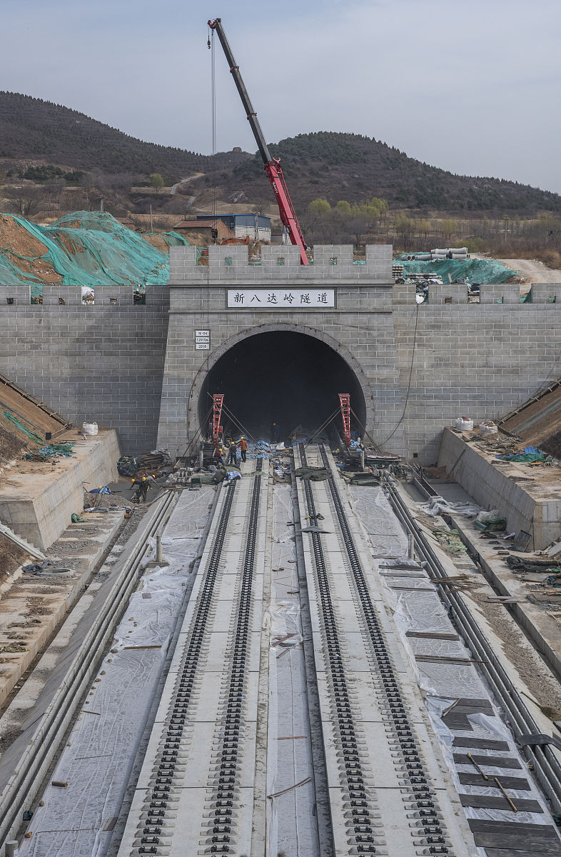延安新区隧道工程：打造便捷交通，助力城市腾飞