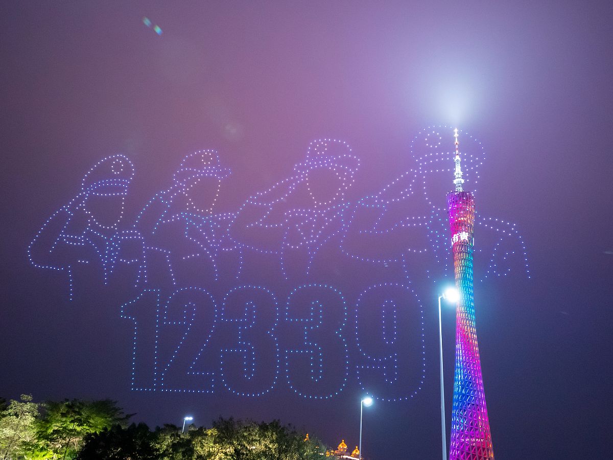 中国环保举报电话：12369，环境问题一键投诉！