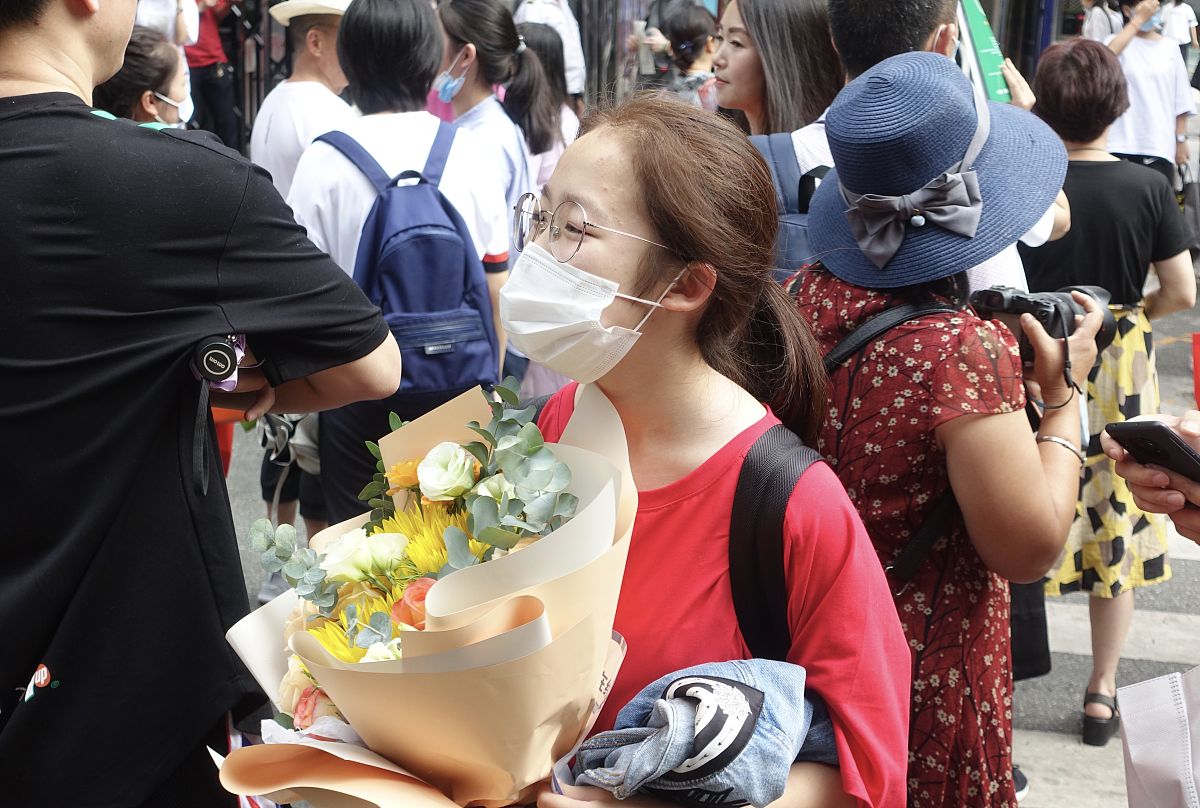 成都初中毕业能上中专吗？2023年最新政策解读