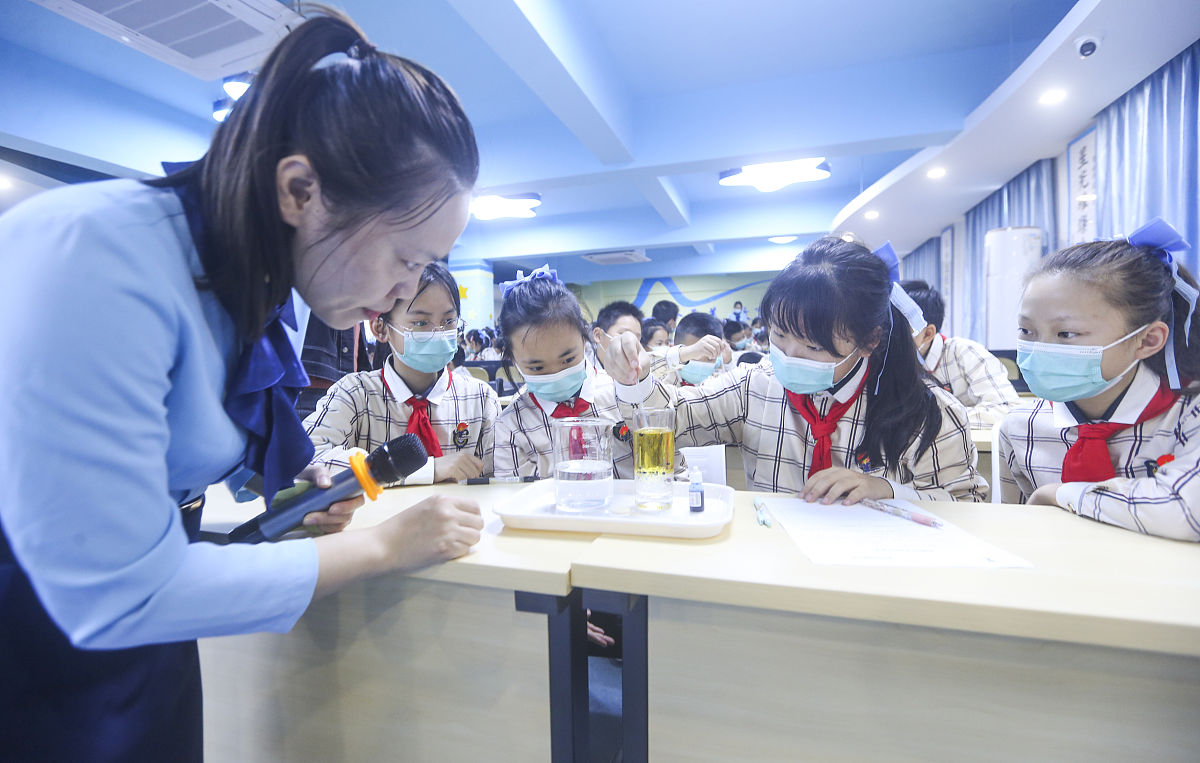 贵阳航空学校解析体检佩戴隐形眼镜如何