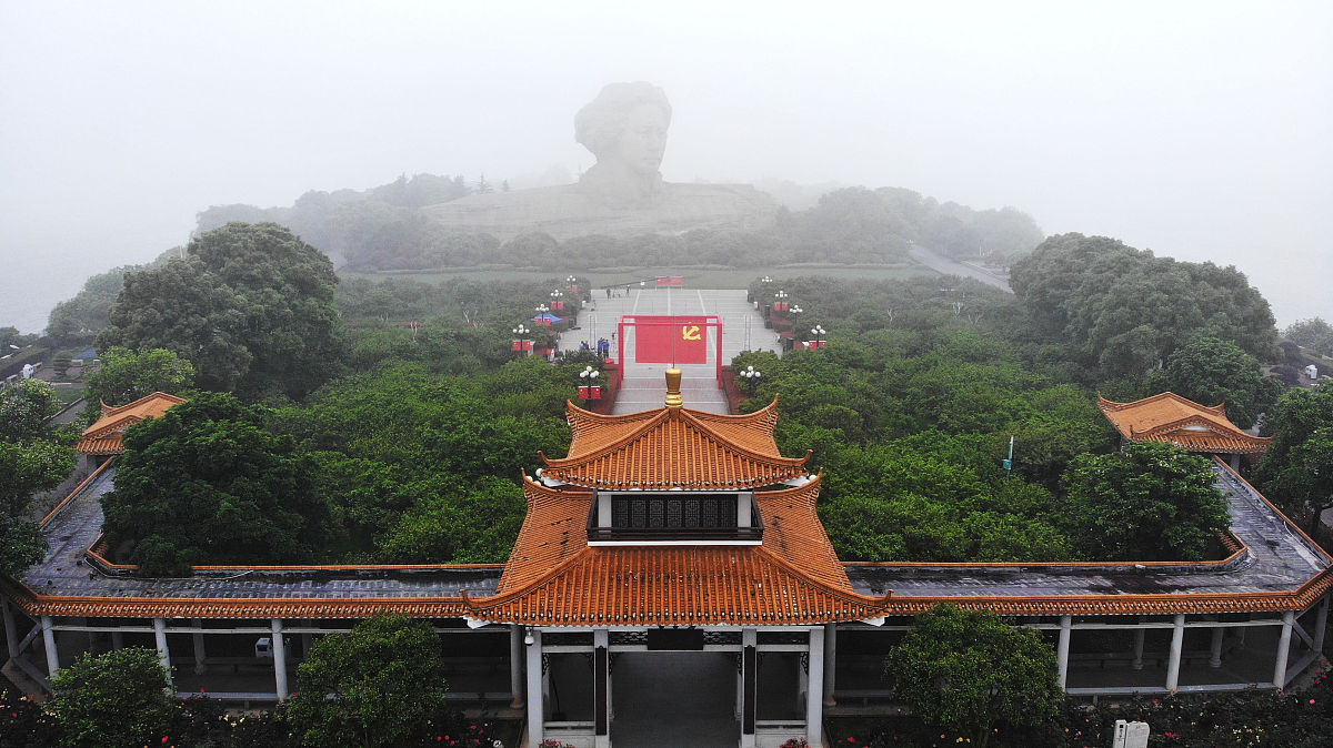 你可以帮我查查长沙有什么特色旅游产品吗