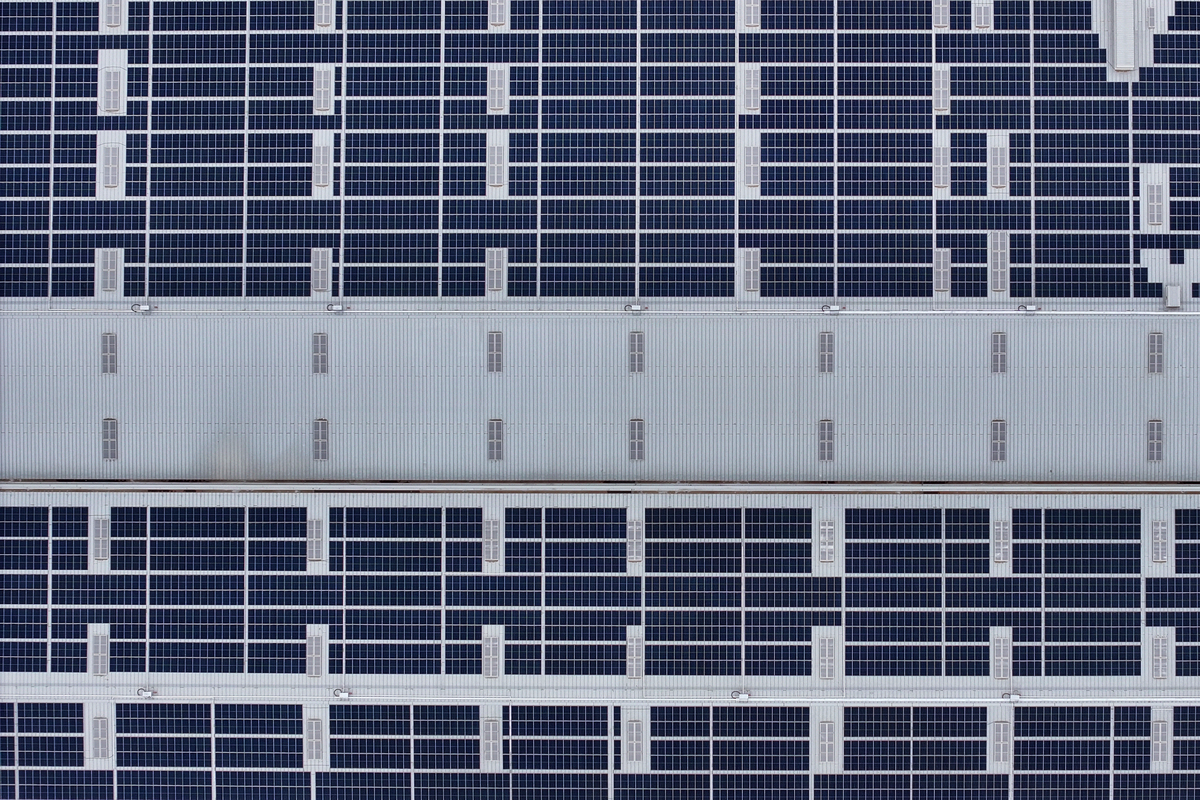 用英语写一篇不少于500词的保温夹芯板的文章