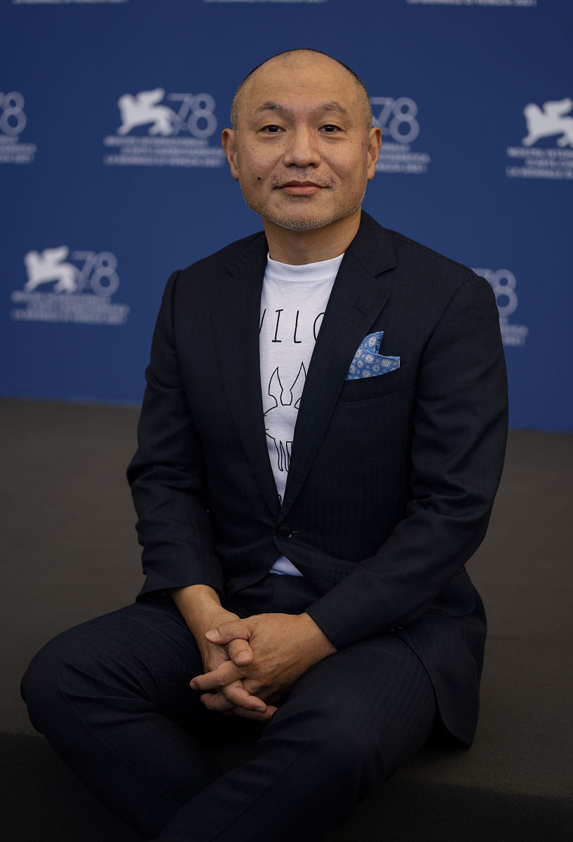 翻译：This is also something that we see in the 2021 anime film INU-OH This is no surprise as the films major focus is how traditions are broken and changed as societies and people progress The two main