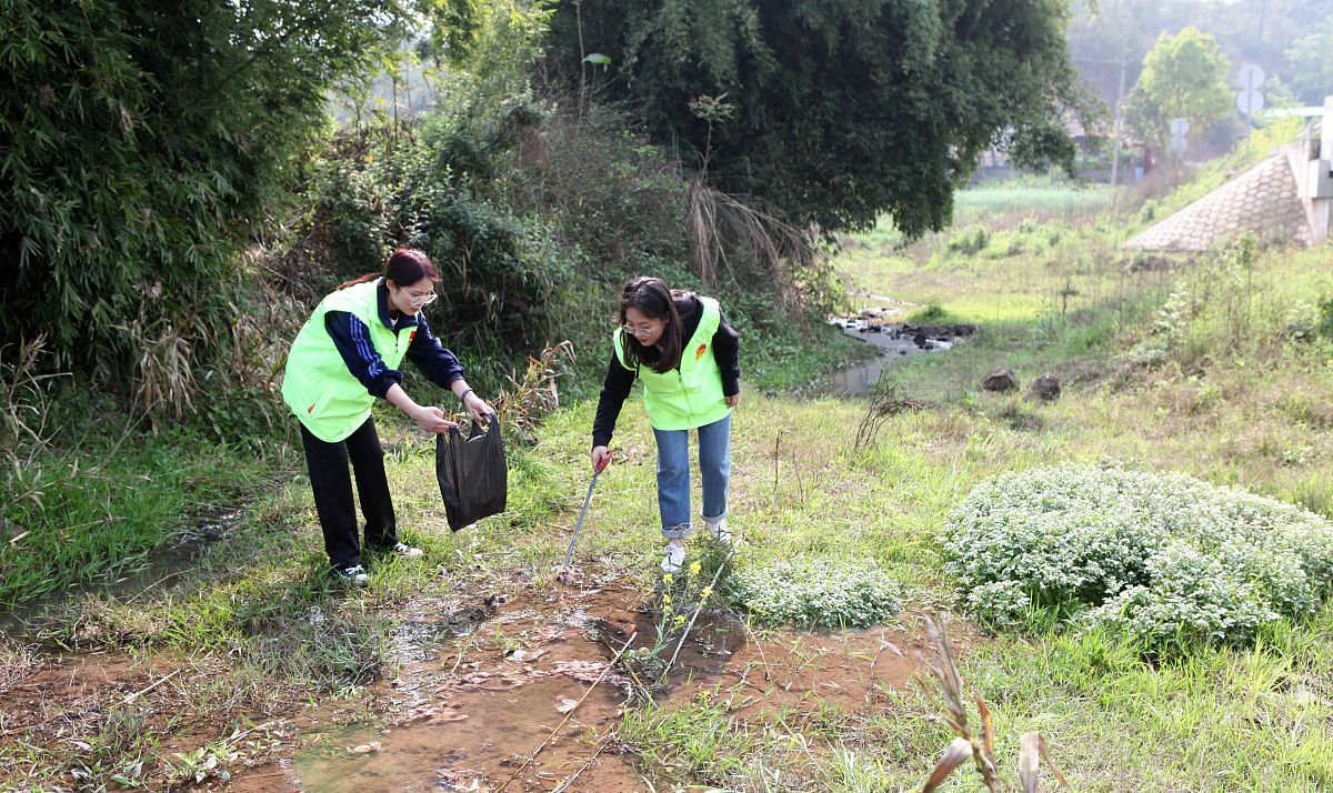 野外作业是什么意思_词语野外作业的意思