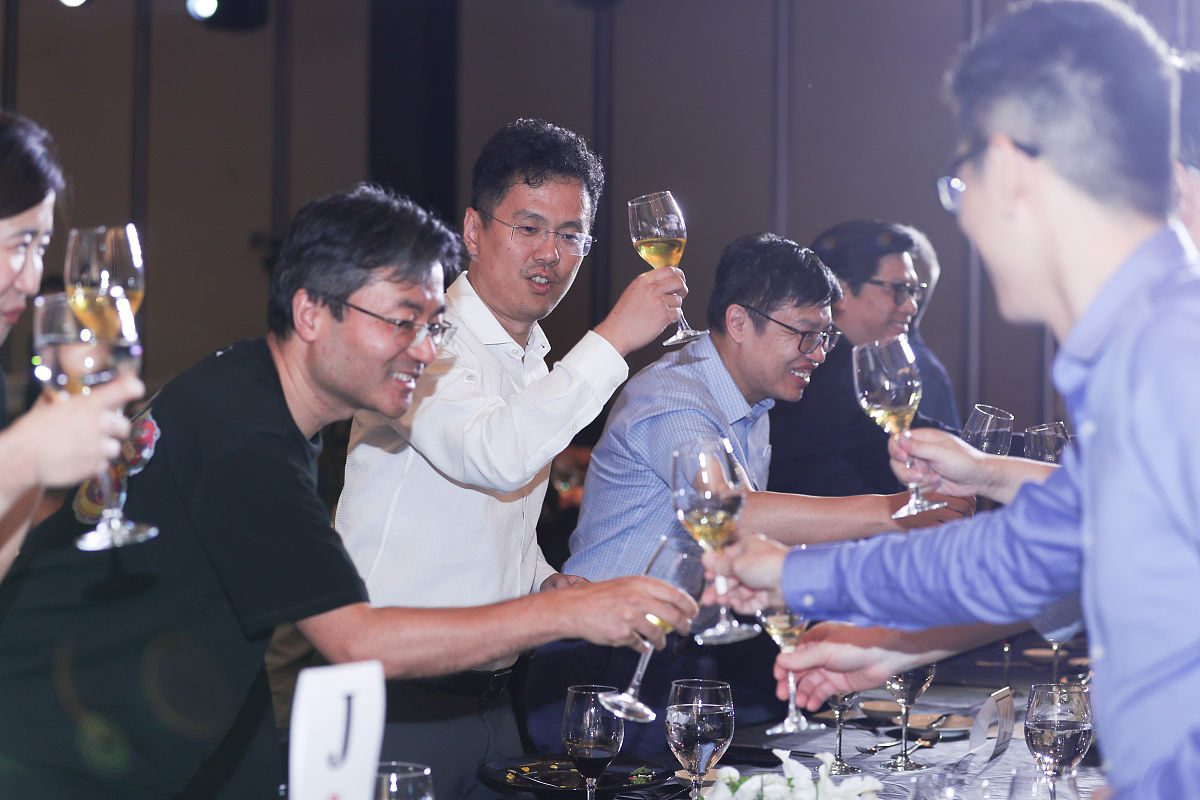 在天津哪里能学调酒技术？