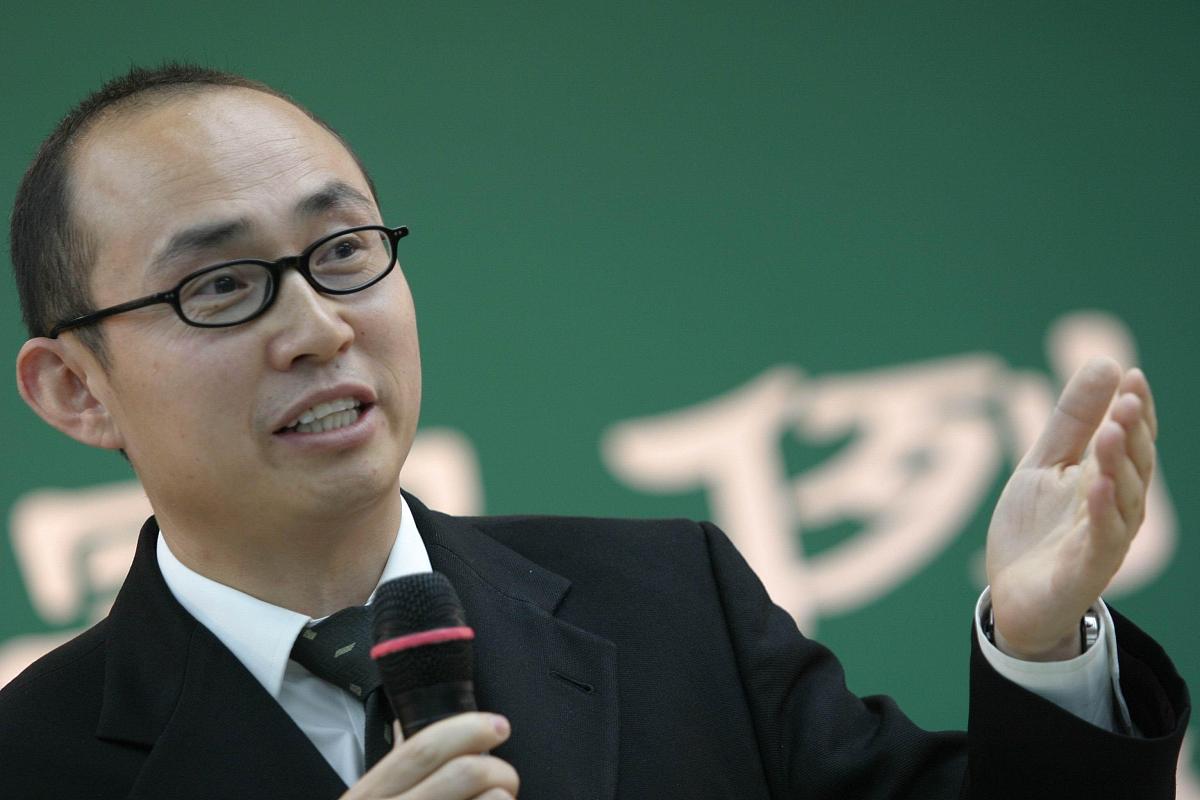 新课改下全面提高教学质量提高解决初中历史课堂中的重点与难点的反思及改进方案帮助学生更快的更有兴趣的学习历史喜欢历史课堂。