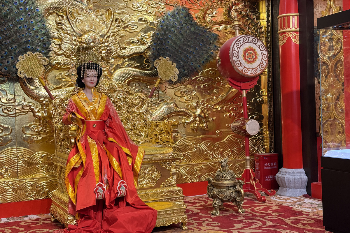 历史上的女皇帝：武则天、坚瓠、布达拉宫女皇等