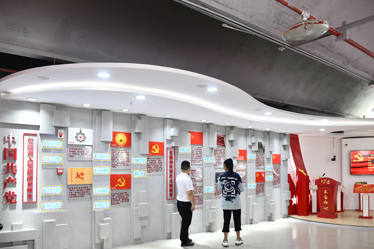 关于进一步活跃大学生校园文化生活以实践教育为抓手促进学生德智体美劳全面发展完善社会实践+党团建设育人模式。更好结合社会需求培育新商科背景下的时代专业技术人才。不断拓宽学生就业渠道鼓励大学生积极参与我为家乡代言——‘一院一品’特色活动开展直播大赛学生代表发言稿