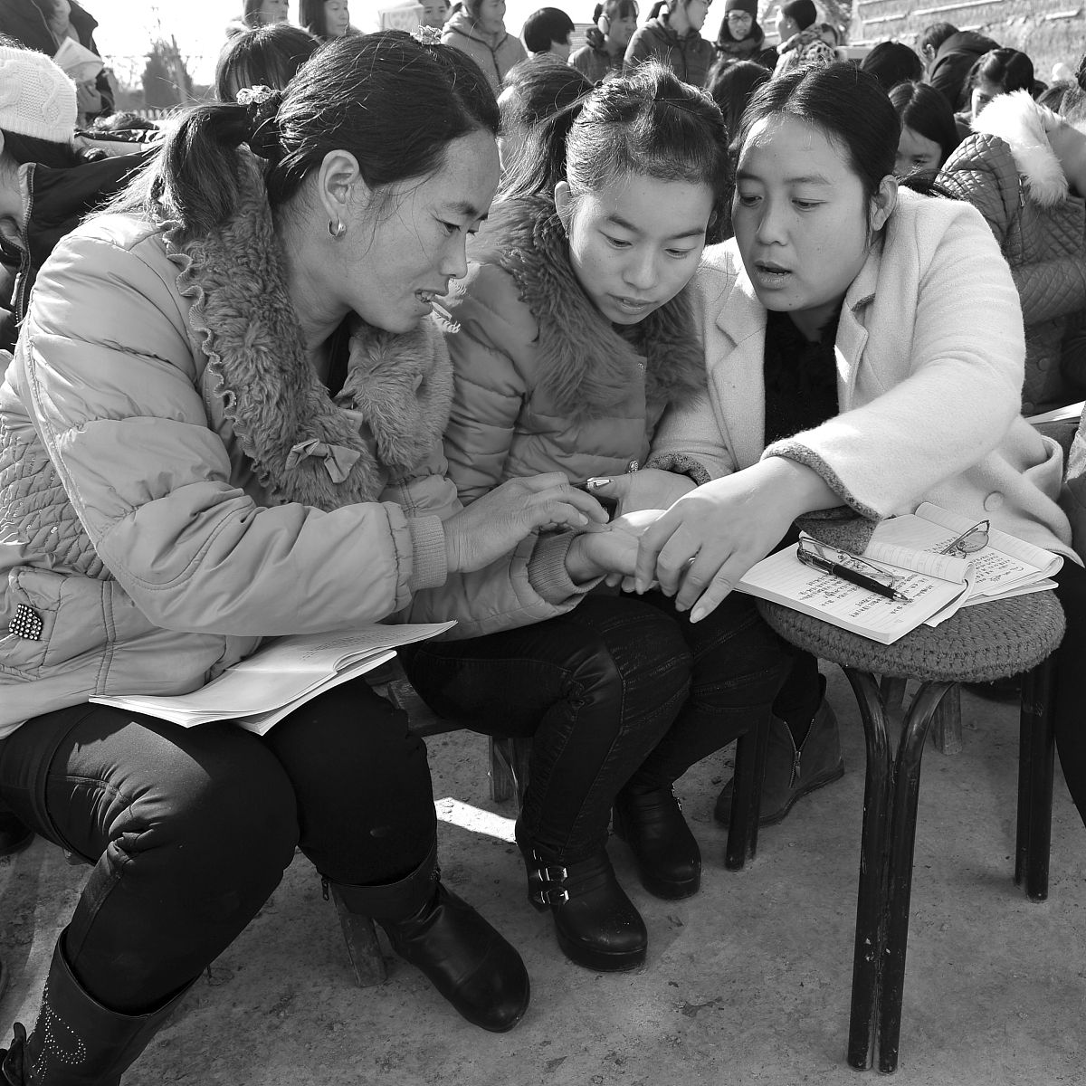 西安市手足按摩学校眼部全息疗法：中医整体观下的眼部按摩