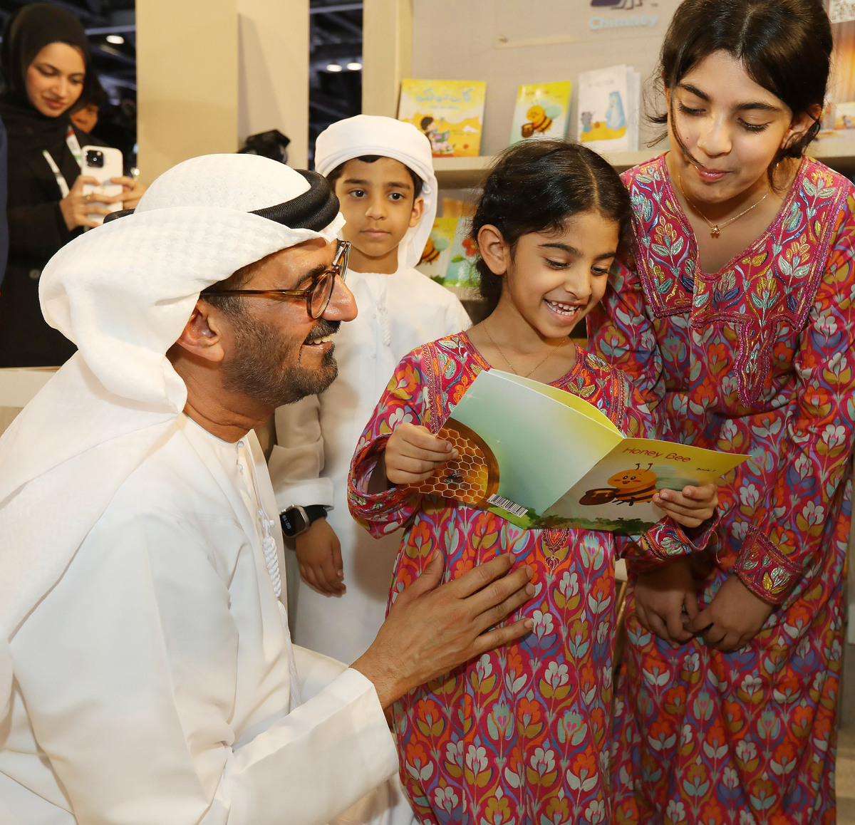 埃及打招呼方式：握手还是拥抱？