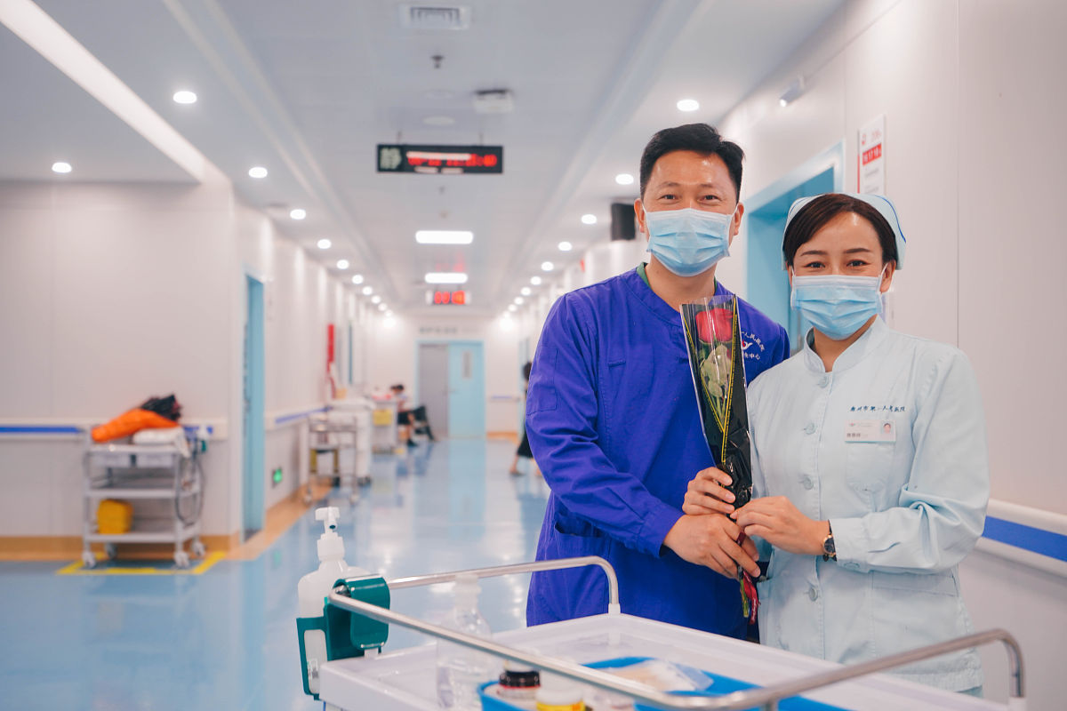成都2021年读护理学校要多少钱