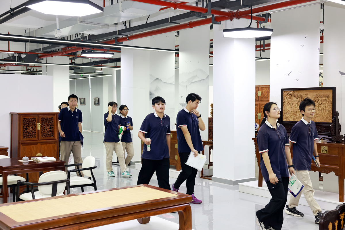 重庆市九龙坡职业教育中心服装设计与工艺专业都学些什么