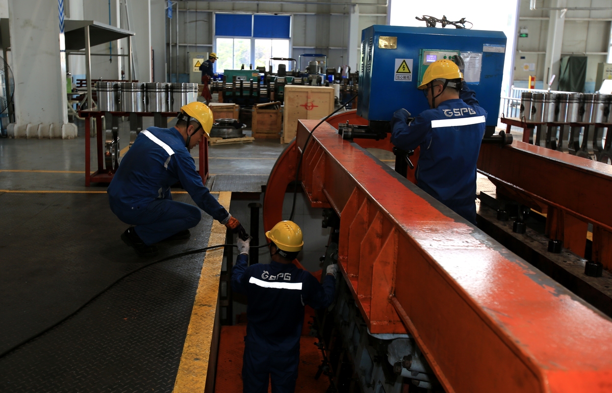 铁道机车车辆制造与维护：从设计到保养的完整流程