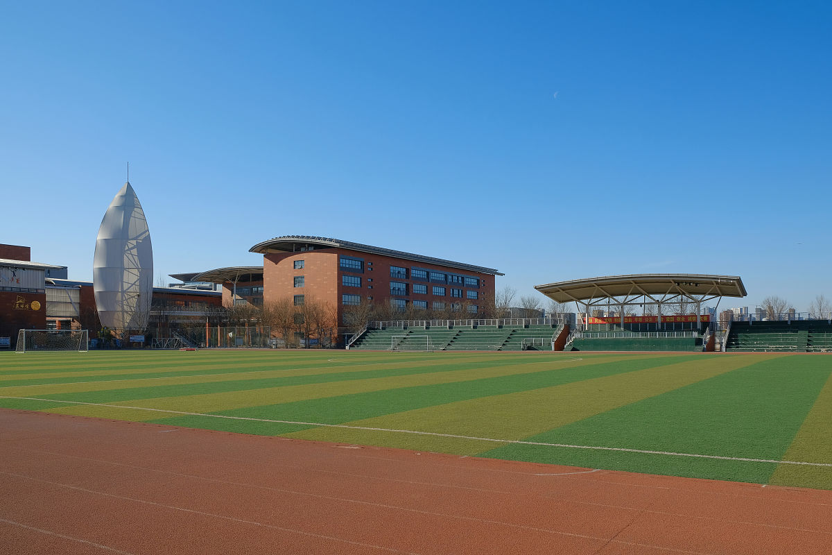 威海市常春藤外国语学校：培养国际化人才的摇篮