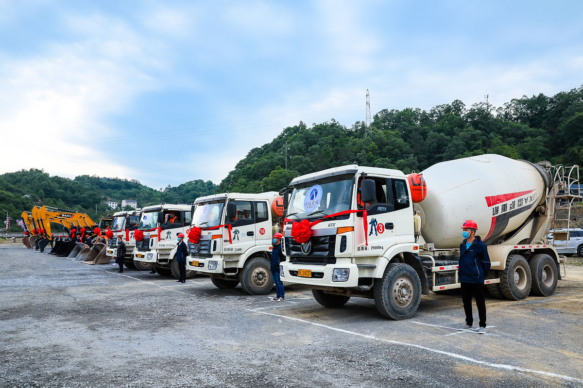 项目单项工程报废净损失计入哪个支出？