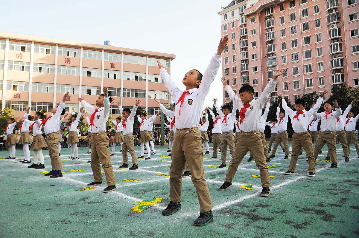 2017年11月10日,安徽省亳州市谯城区风华小学的3000多名小学生正在分