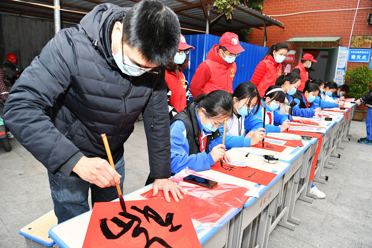 2022年1月16日,在福建省泉州市洛江区万安街道桥南社区老年活动中心里