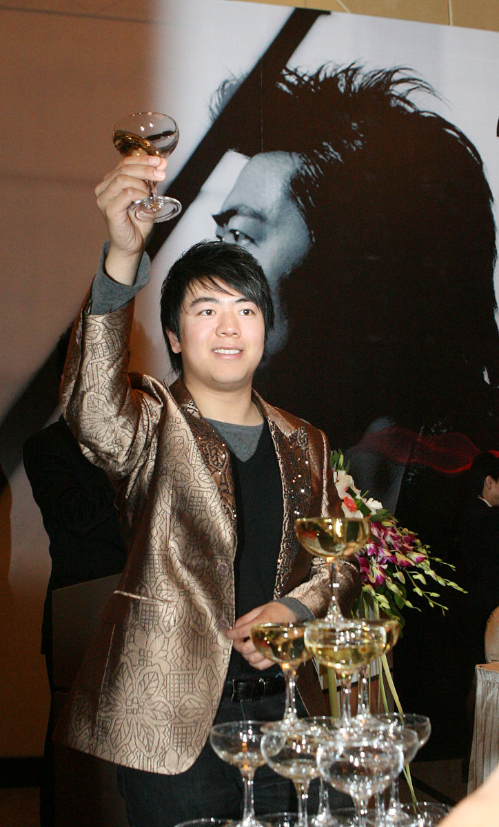 ( 摄影师 要求 : 每张 不 低于 50元 , 谢谢 合作 )      2008年 1月 