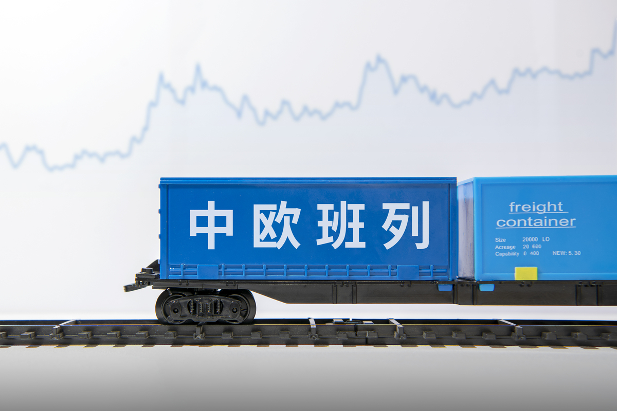 阐述300字：介绍郑州机场发展