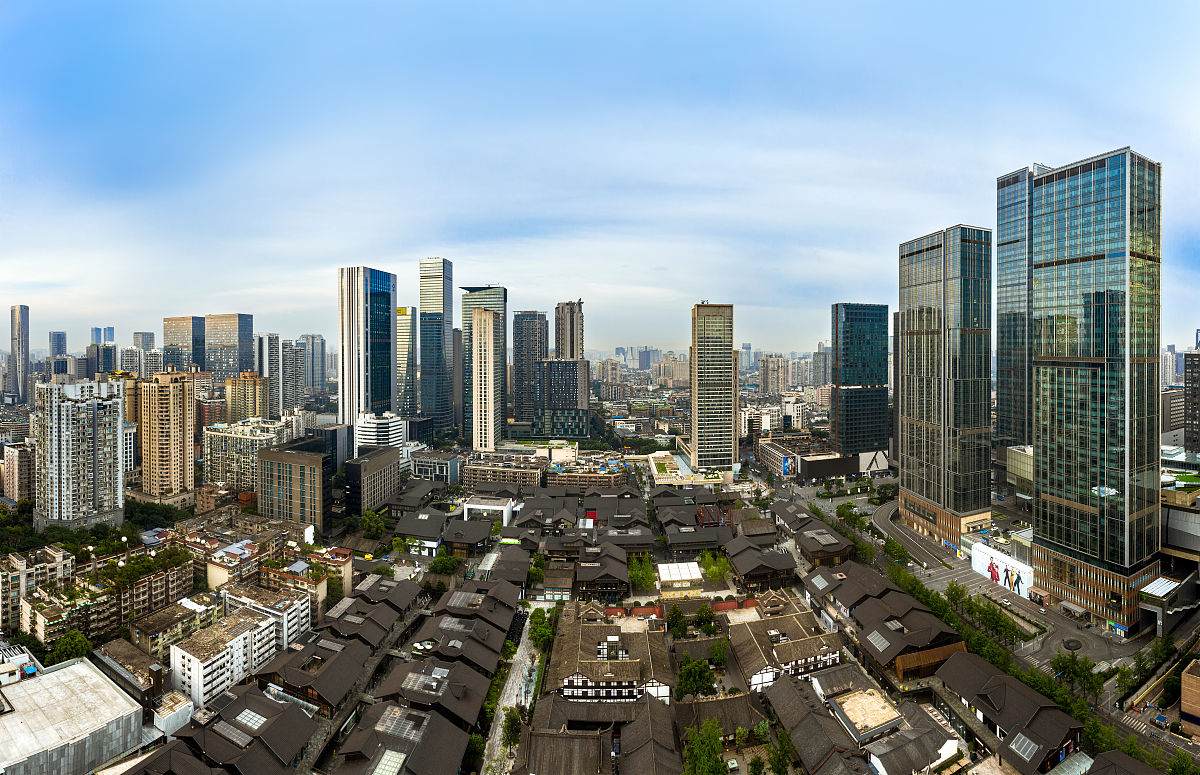 2021年6月6日,成都,航拍ifs太古里商业区.