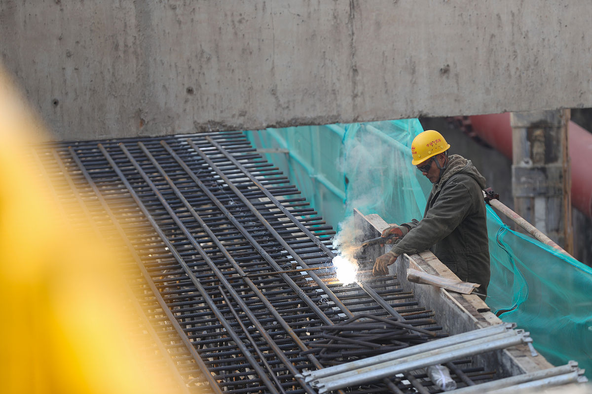 混凝土分层浇筑：避免质量缺陷的施工关键