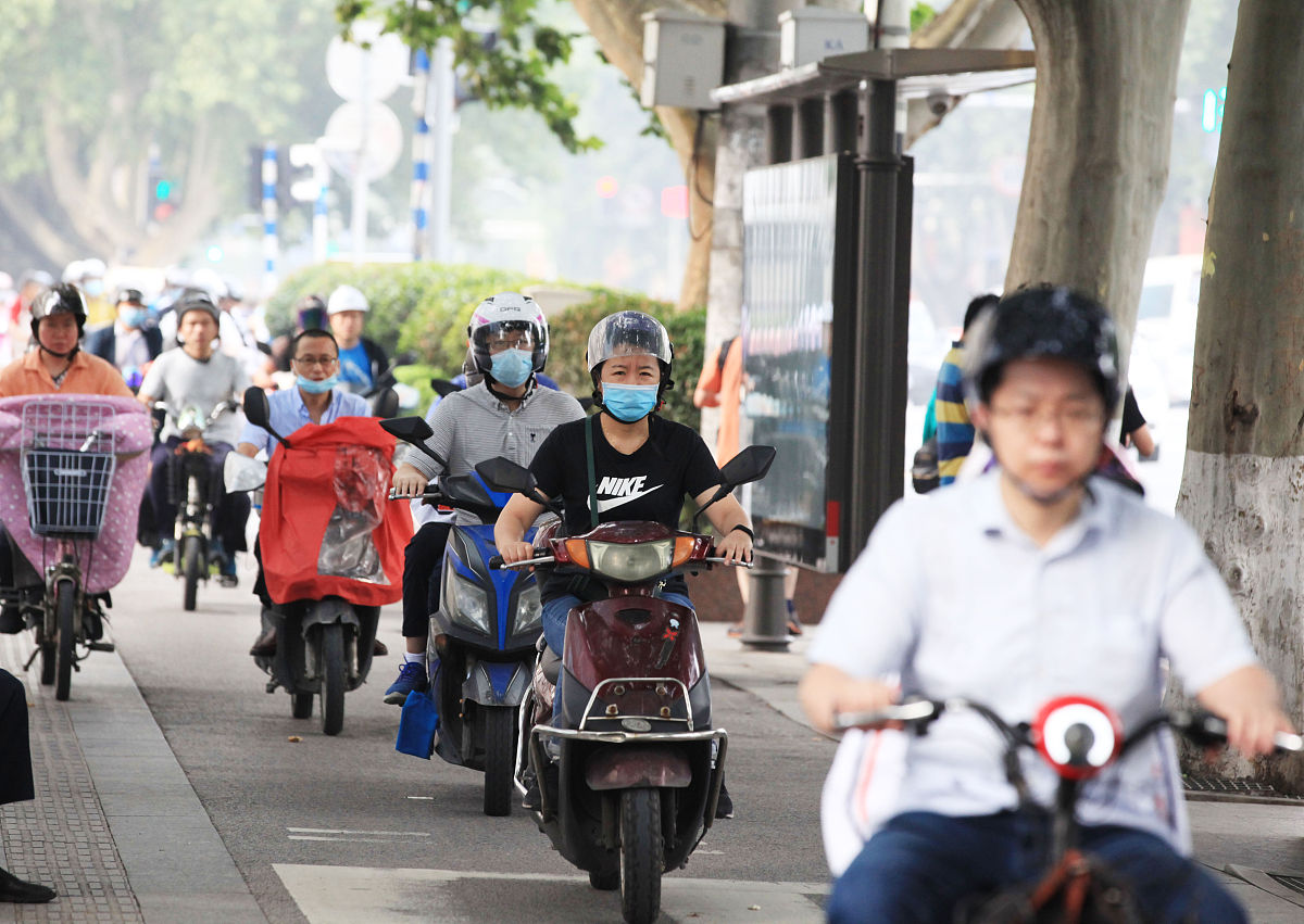  城市早晚高峰电动车通勤
