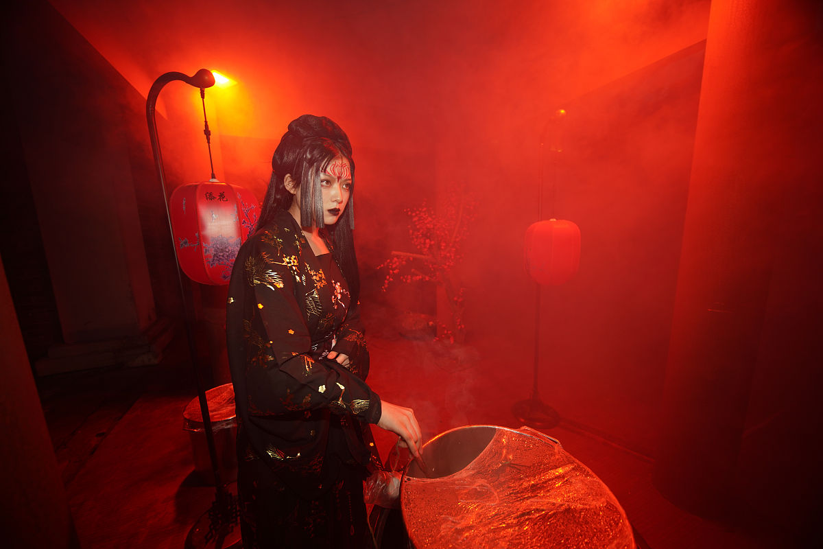 中国民间怪谈与习俗：从年糕夜叉到藏头诗