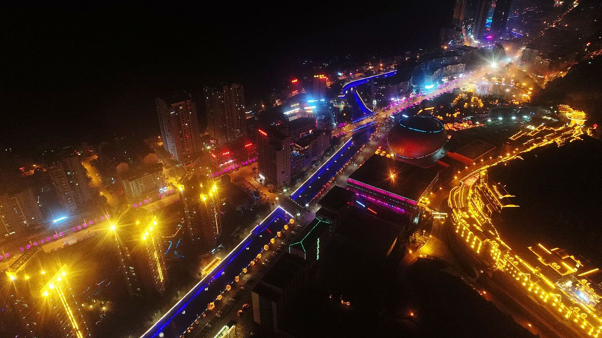 2021年2月11日,当日是大年三十夜,走在重庆市酉阳土家族苗族自治县酉