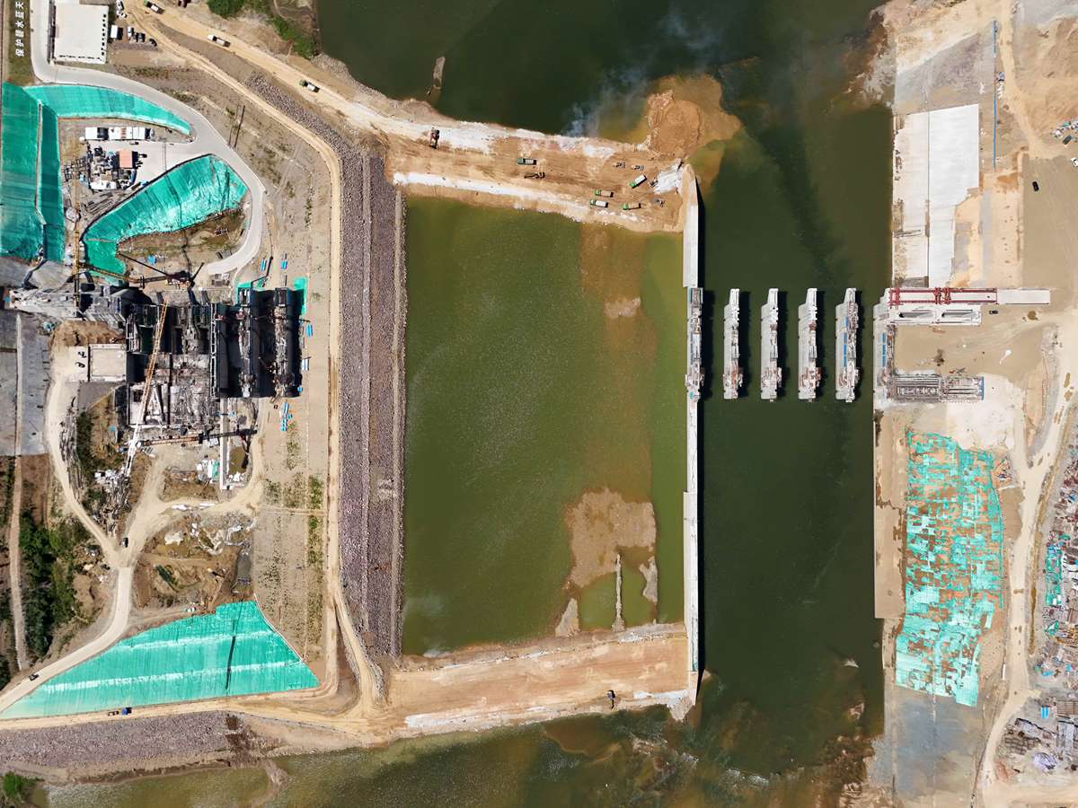 三千字左右的关于浙江江厦潮汐电站简介的论文开头要有摘要关键词结尾处需要列出参考文献。