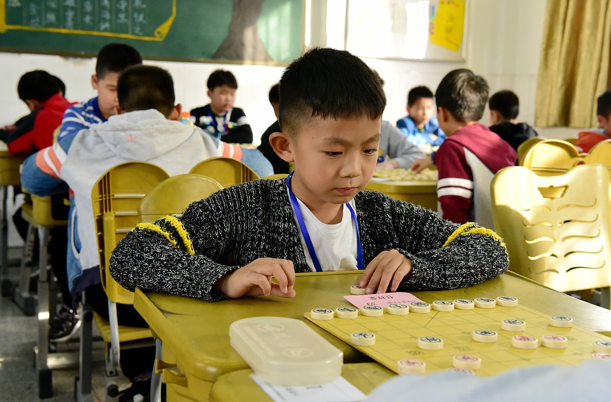 班级组织下棋比赛活动后的宣传稿10000字