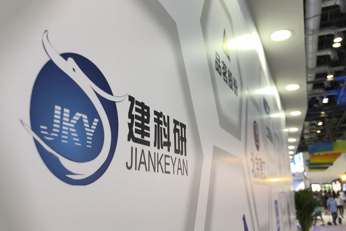 帮我取30个中文公司名字要求：不要出现零售字样但与科技相关与零售相关不要使用已知的现有公司名称