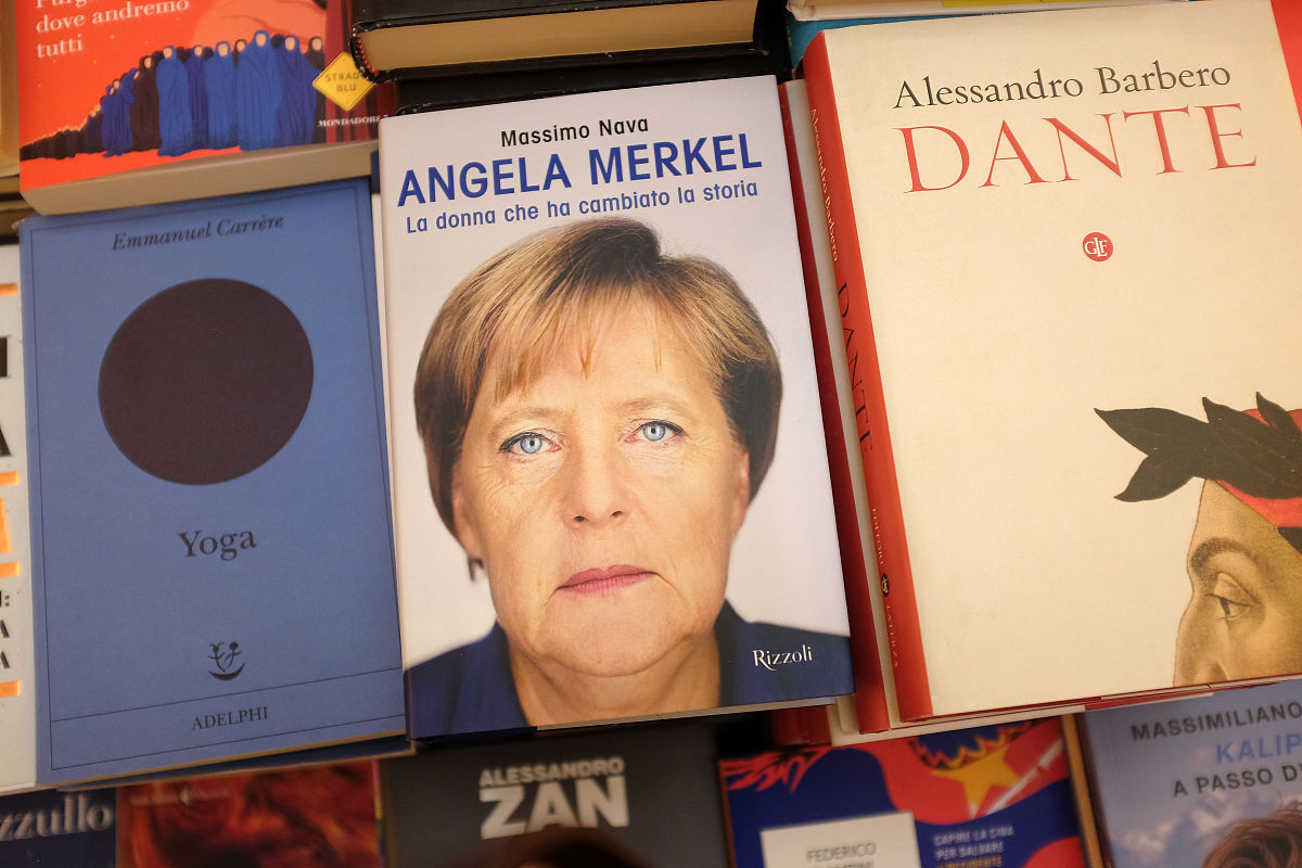 BIOCHIMIE期刊现任主编