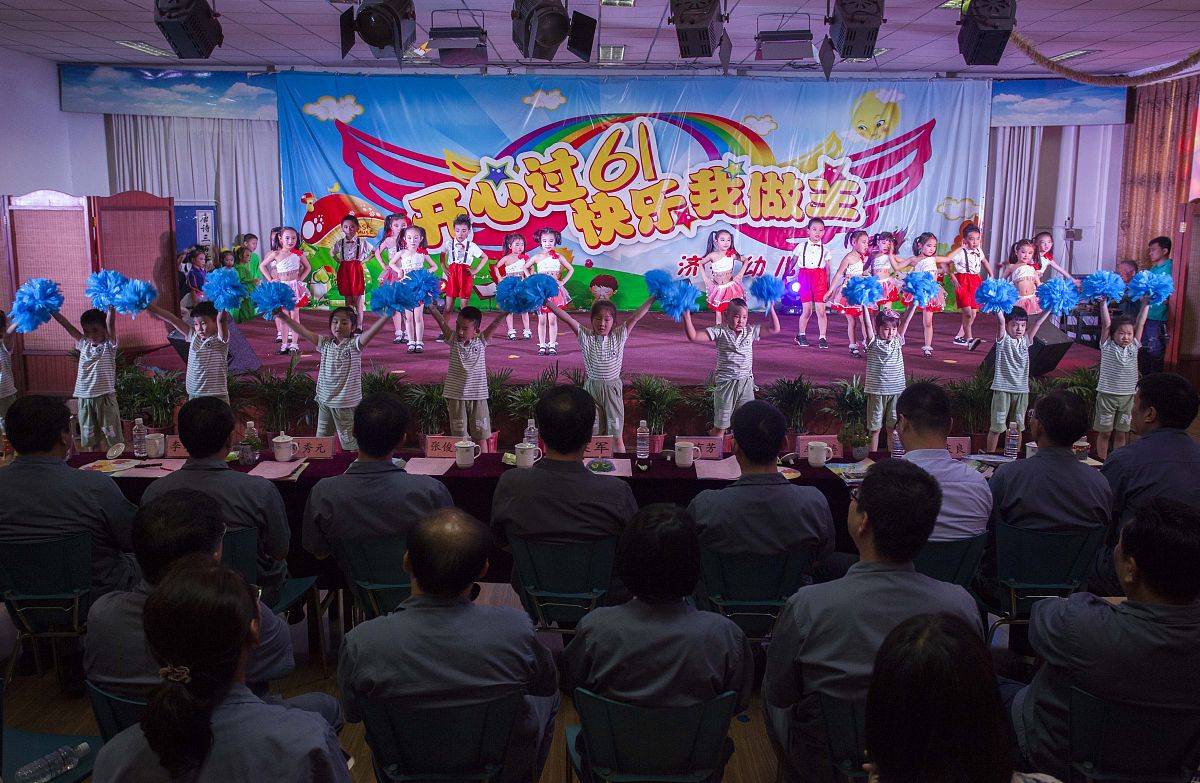 重庆工业管理职业学校服装设计与工艺专业怎么样？就业前景如何？