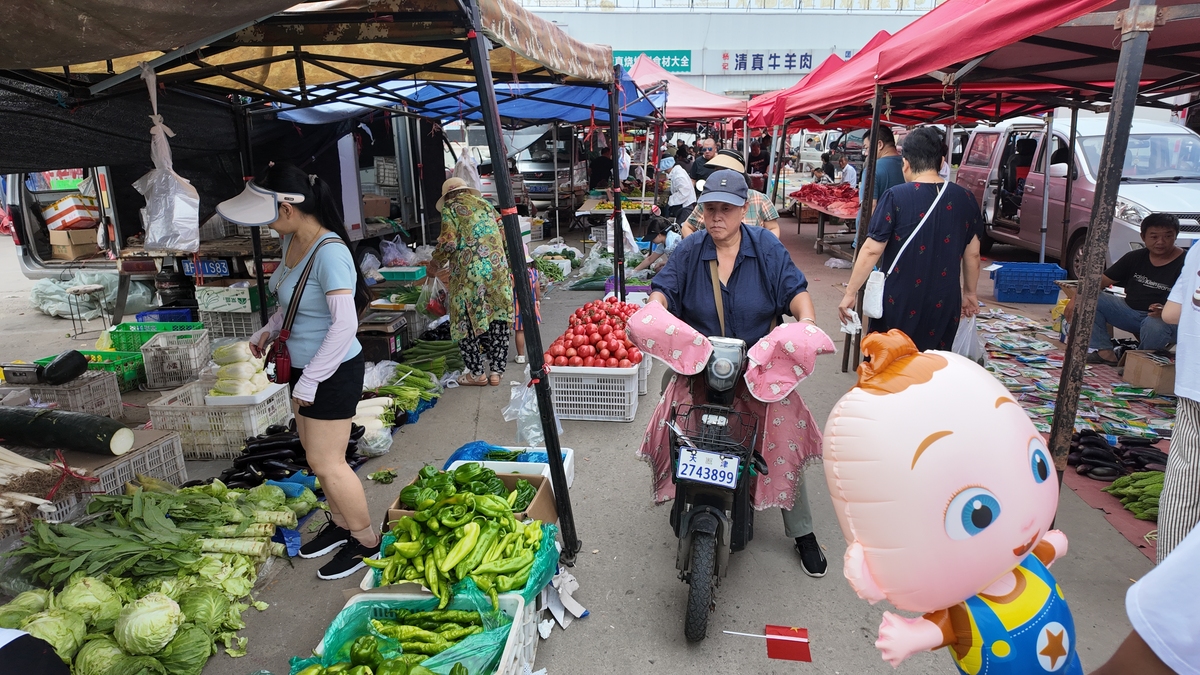 地摊经济调查：积极影响占主导，城市管理需同步优化