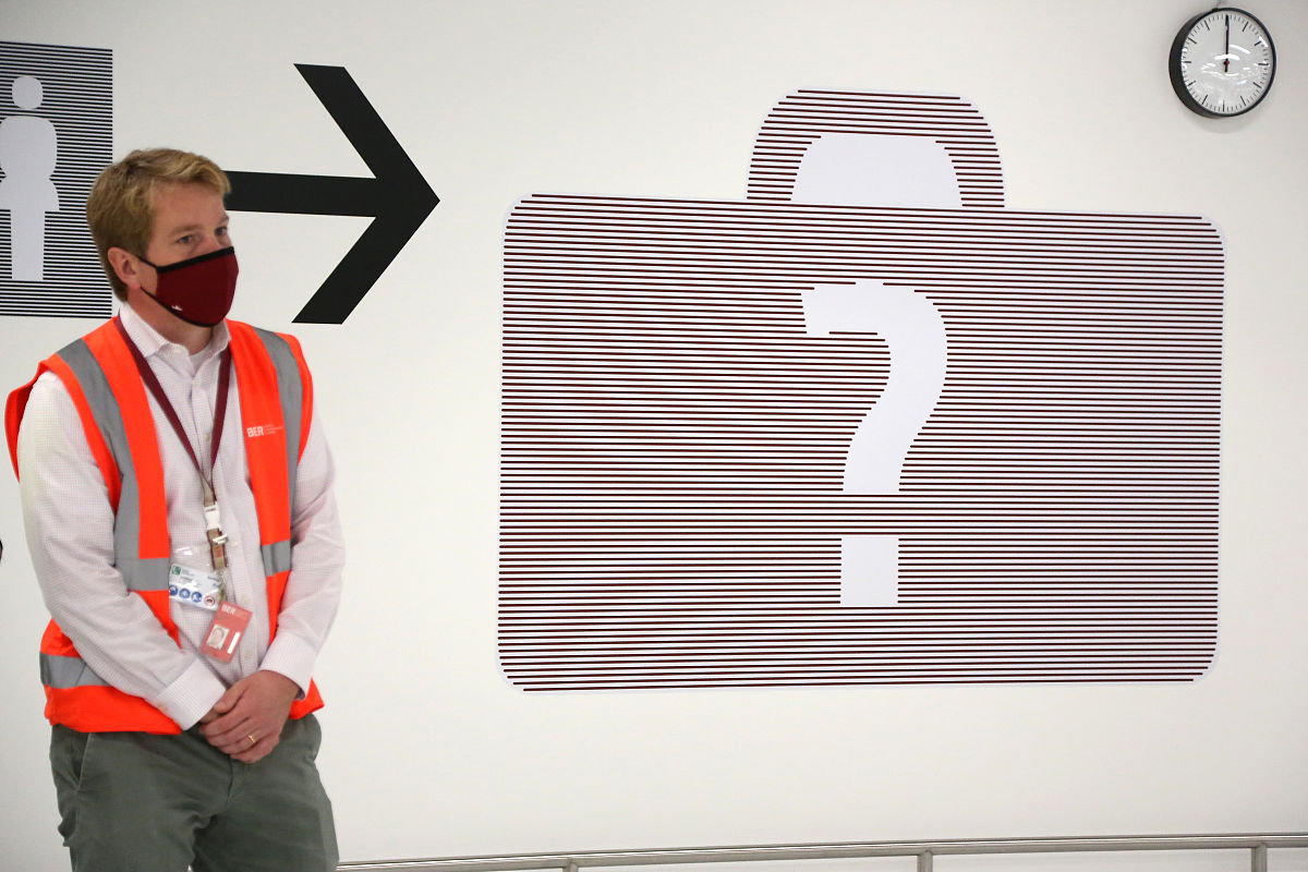 实习单位：陕西建工第一建设集团有限公司实习项目：西安市公安局市级监管场所二标段项目实习岗位：施工技术与组织管理岗位实习内容：熟悉单位工程开工前和施工过程中的各项准备工作。从实习过程、学到的知识和本周实习体会三个方面撰写实习报告不少于2000字。