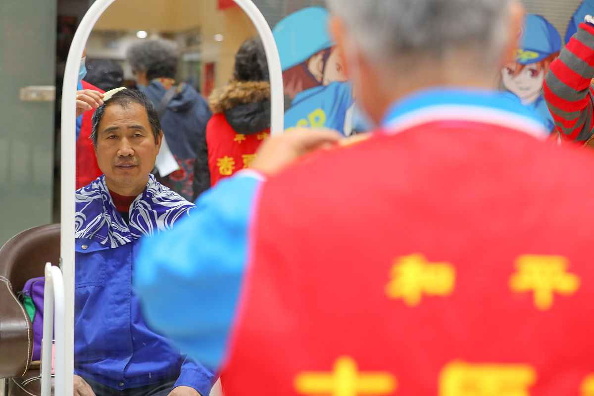 志愿服务队的副部总结一下各自前两周工作和不足