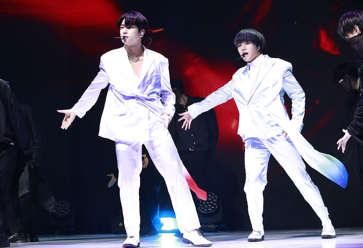 2020年4月21日,首尔,明星举行了h&d组合专辑《soulmate》的发布会.李