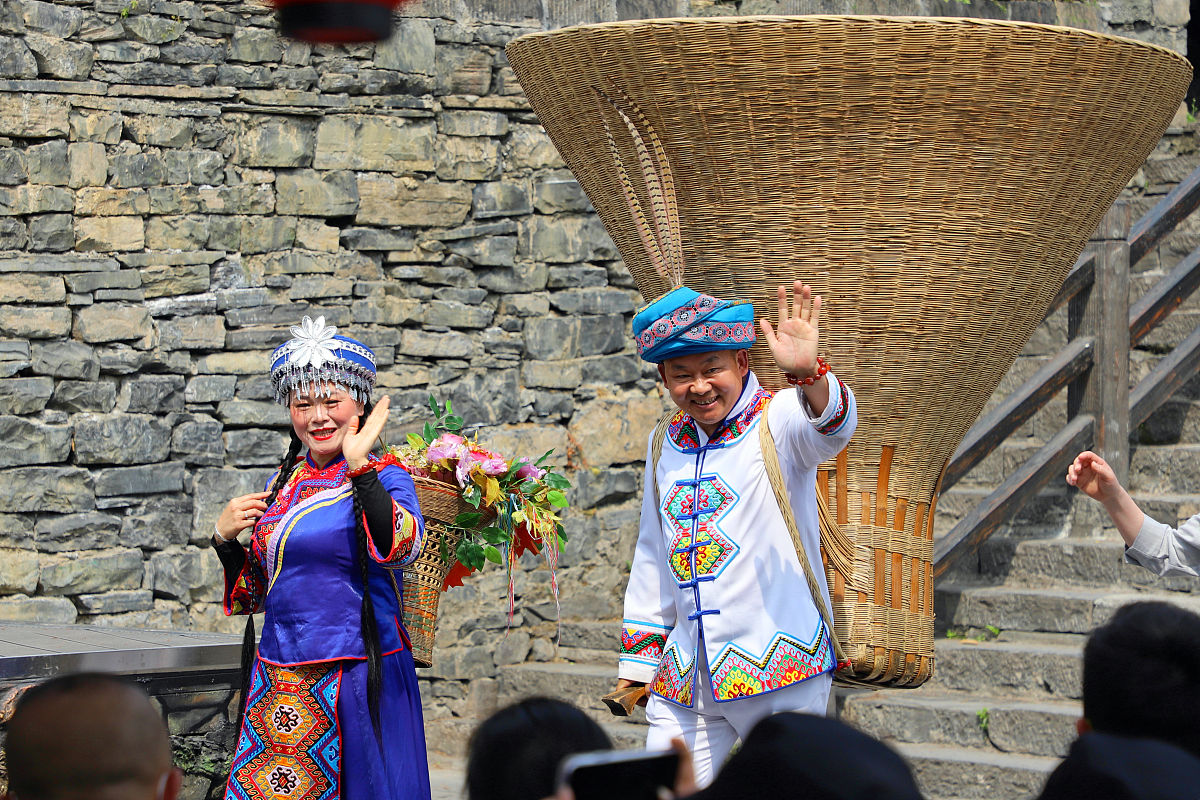 2022年3月13日,湖北宜昌,春暖花开时节,5a级风景区三峡人家举办文艺演