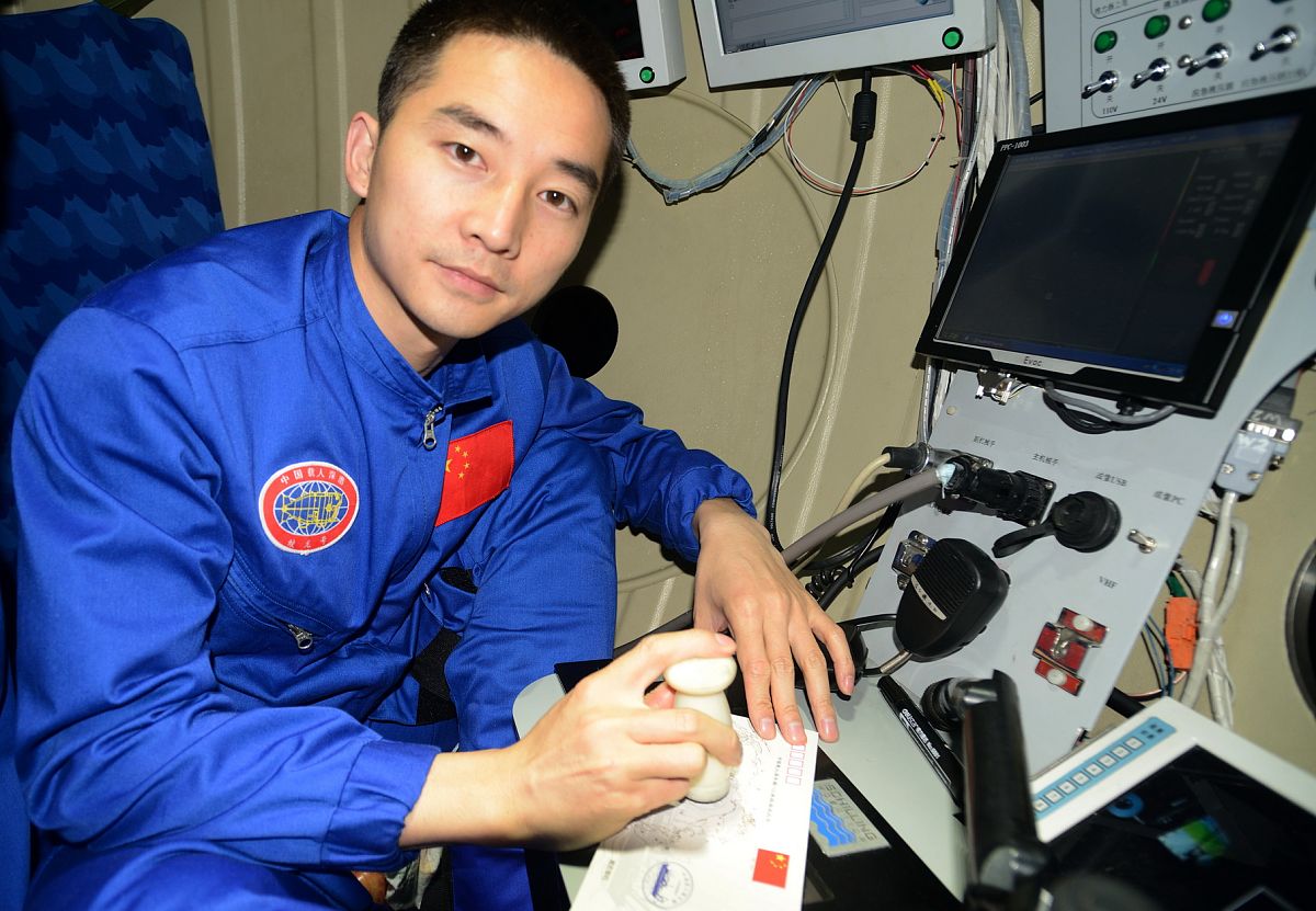 如何将5杯水分配给6个领导？