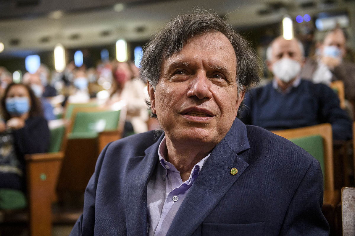 政府部门会计报告：内容、编制与披露