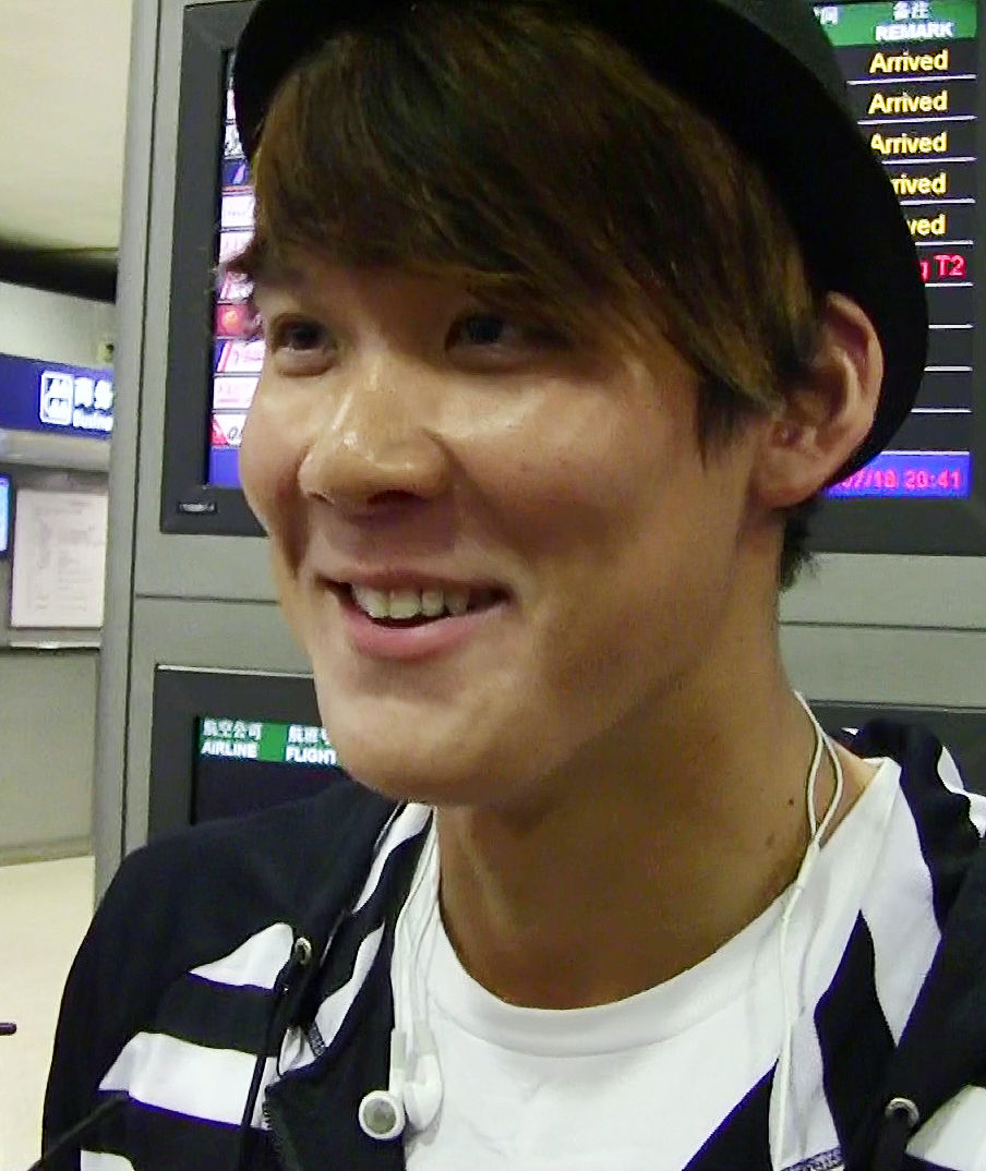 杰克奥特曼人间体扮演者是谁？ - 飞鸟凉太