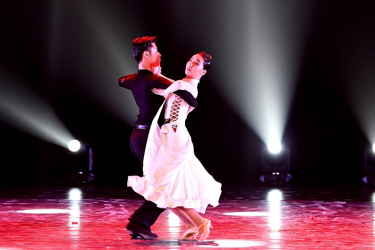 舞蹈恋爱告急节目：舞者用舞蹈诉说爱情的喜怒哀乐